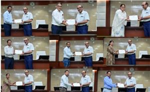  प्रशासनिक दक्षता का सम्मान मुख्य सचिव ने ई-ऑफिस और समयबद्धता के लिए अधिकारियों-कर्मचारियों को नवाजा