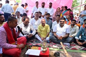  पुलगांव और उरला हाईस्कूल में अतिरिक्त कक्ष एवं हॉल निर्माण का भूमिपूजन, शिक्षा मंत्री गजेन्द्र यादव हुए शामिल