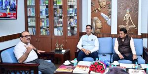 ’भारत सरकार के भूमि संसाधन सचिव ने छत्तीसगढ़ के मुख्य सचिव से की सौजन्य भेंट’ ’भारत सरकार के भूमि संसाधन सचिव ने छत्तीसगढ़ के मुख्य सचिव से की सौजन्य भेंट’