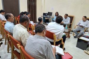  बस्तर में सड़कों और पुलों के काम में आएगी तेजी, लोक निर्माण विभाग के सचिव ने अधिकारियों व ठेकेदारों की ली बैठक 