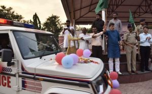 विधायक किरण सिंह देव ने  &lsquo;अत्याधुनिक डायल 112&rsquo; और फॉरेंसिक मोबाइल वैन को दिखाई हरी झंडी