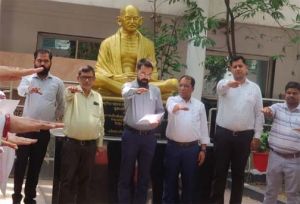 आतंकवाद मानवता के लिए सबसे बड़ा खतरा : आतंकवाद विरोधी दिवस पर दिलाई गई शपथ आतंकवाद मानवता के लिए सबसे बड़ा खतरा : आतंकवाद विरोधी दिवस पर दिलाई गई शपथ