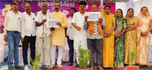 गुण्डरदेही विकासखण्ड के ग्राम राहुद में जनसमस्या निवारण शिविर का हुआ आयोजन गुण्डरदेही विकासखण्ड के ग्राम राहुद में जनसमस्या निवारण शिविर का हुआ आयोजन