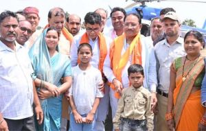 चिरायु योजना से मिली नई जिंदगी: समीरा और नितिन ने मुख्यमंत्री को थैंक यू कार्ड देकर जताया आभार चिरायु योजना से मिली नई जिंदगी: समीरा और नितिन ने मुख्यमंत्री को थैंक यू कार्ड देकर जताया आभार