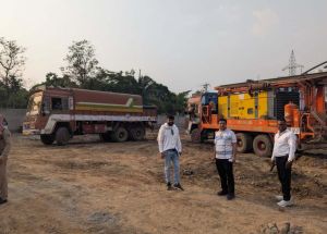 कलेक्टर के निर्देश पर अवैध खनन और बोर खनन पर बड़ी कार्रवाई, 4 बोर मशीन और 4 हाइवा जब्त कलेक्टर के निर्देश पर अवैध खनन और बोर खनन पर बड़ी कार्रवाई, 4 बोर मशीन और 4 हाइवा जब्त