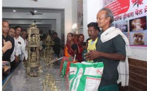  जनजातीय गरिमा उत्सव:सारंगढ़ में जनजातीय कारीगर हैंडीक्राफ्ट मेला आयोजित