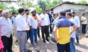 मंत्री गजेन्द्र यादव का वार्ड 48 में दौरा, नागरिकों से संवाद कर सड़क, पेयजल एवं मूलभूत सुविधाओं का विस्तार करने दिए निर्देश मंत्री गजेन्द्र यादव का वार्ड 48 में दौरा, नागरिकों से संवाद कर सड़क, पेयजल एवं मूलभूत सुविधाओं का विस्तार करने दिए निर्देश