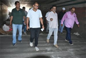  चंद्रा मौर्या अंडर ब्रिज, रोड निर्माण सहित अतिक्रमण का निरीक्षण