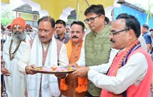   मुख्यमंत्री श्री साय ने भिखमपुरा के पंचमुखी सिद्ध हनुमान मंदिर में की पूजा-अर्चना