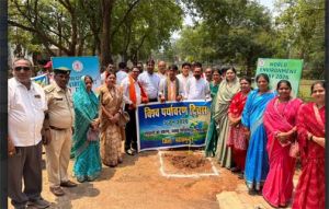 'एक पेड़ माँ के नाम का संकल्प लेकर वन विद्यालय महासमुंद में वृक्षारोपण कार्यक्रम आयोजित 'एक पेड़ माँ के नाम का संकल्प लेकर वन विद्यालय महासमुंद में वृक्षारोपण कार्यक्रम आयोजित