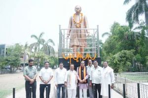  स्व .नरसिंह मण्डल को पुण्यतिथि पर निगम संस्कृति विभाग अध्यक्ष अमर गिदवानी ने किया सादर नमन