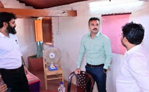 प्रभारी सचिव अंकित आनंद ने केरे गांव के होमस्टे का किया अवलोकन प्रभारी सचिव अंकित आनंद ने केरे गांव के होमस्टे का किया अवलोकन