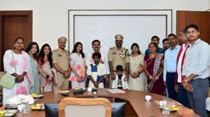 शौर्य चक्र से सम्मानित वीर जवानों से मिले उप मुख्यमंत्री विजय शर्मा
