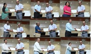 मुख्य सचिव ने ई-ऑफिस एवं समयबद्धता के लिए मंत्रालय के अधिकारी और कर्मचारियों को दिए प्रशंसा पत्र मुख्य सचिव ने ई-ऑफिस एवं समयबद्धता के लिए मंत्रालय के अधिकारी और कर्मचारियों को दिए प्रशंसा पत्र