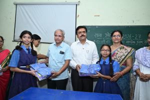 जन गण मन एवं वंदे मातरम् से हुई स्कूलों की शुरूआत
