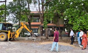 सेजबहार फेस-1 कॉलोनी की भूमि से गृह निर्माण एवं अधोसंरचना विकास मंडल ने हटाया अतिक्रमण