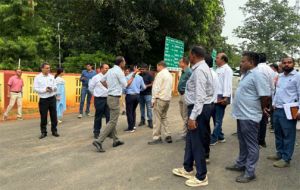  नियमित एवं कड़ाई से मॉनिटरिंग कर गुणवत्ता सुनिश्चित करने व समय-सीमा में कार्यों को पूर्ण करने के निर्देश