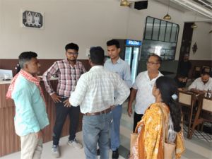 होटल दक्षिण सूत्र द्वारा बाहर कचरा फेंकने पर 2500 रूपये का ई जुर्माना