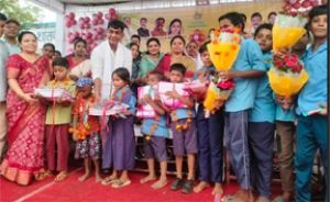  सांसद और विधायक जिला स्तरीय शाला प्रवेशोत्सव में हुए शामिल