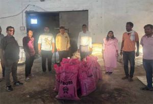 वैष्णवी एग्रो इंडस्ट्रीज से उड़ीसा प्रिंट वाले उर्वरक की  बोरियां जब्त 