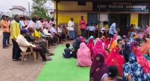 ग्राम सभाओं एवं कृषक चौपाल के माध्यम से किसानों को दी जा रही योजनाओं की जानकारी ग्राम सभाओं एवं कृषक चौपाल के माध्यम से किसानों को दी जा रही योजनाओं की जानकारी