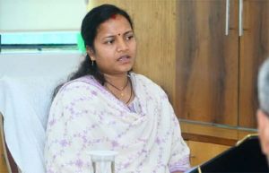 महिला एवं बाल विकास विभाग की योजनाओं का गोंडी एवं हल्बी भाषा में होगा व्यापक प्रचार-प्रसार महिला एवं बाल विकास विभाग की योजनाओं का गोंडी एवं हल्बी भाषा में होगा व्यापक प्रचार-प्रसार