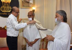  राज्यपाल श्री डेका से सर्वाेदय शांति पदयात्रा के संतों ने की सौजन्य भेंट