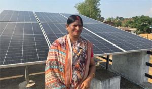 पीएम सूर्य घर मुफ्त बिजली योजना से अनीता चौधरी बनीं ऊर्जादाता पीएम सूर्य घर मुफ्त बिजली योजना से अनीता चौधरी बनीं ऊर्जादाता