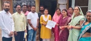अवैध कब्जों को हटवाने संकल्पित हुआ संकरी पंचायत , सौंपा ज्ञापन 