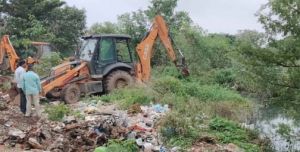 निगम ने आनंद नगर में कच्चे नाले की सफाई करवाकर जलभराव की समस्या से दिलाई राहत निगम ने आनंद नगर में कच्चे नाले की सफाई करवाकर जलभराव की समस्या से दिलाई राहत
