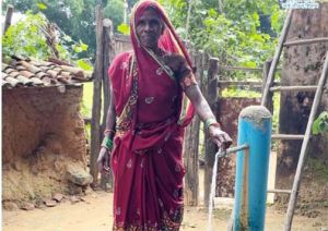  कुएं से पानी ढोने की मजबूरी से घर-घर नल के सुखद सफर तक
