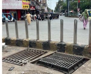 निगम ने जयस्तम्भ चौक के समीप नाले के खुले चेम्बर में तत्काल आवश्यक मरम्मत सुधार किया निगम ने जयस्तम्भ चौक के समीप नाले के खुले चेम्बर में तत्काल आवश्यक मरम्मत सुधार किया