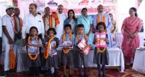  जिला स्तरीय शाला प्रवेश उत्सव का हुआ आयोजन