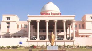  विधानसभा में 14 घंटे की चर्चा के बाद कांग्रेस का अविश्वास प्रस्ताव ध्वनिमत से गिरा