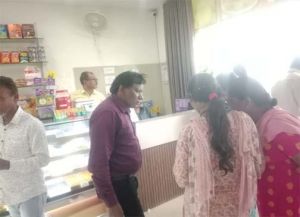 नगर निगम ने गंदगी पाए जाने पर देवी स्वीट्स एंड रेस्टोरेंट पर लगाया 10 हजार रूपये का जुर्माना नगर निगम ने गंदगी पाए जाने पर देवी स्वीट्स एंड रेस्टोरेंट पर लगाया 10 हजार रूपये का जुर्माना