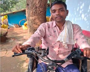 बैटरी चलित ट्रायसाइकिल बनी सोमारू नेताम की नई उड़ान