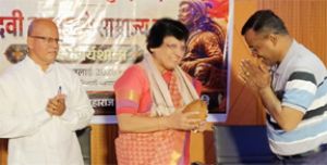 मराठी सिखाने के लिए क्&zwj;लासेस महाराष्&zwj;ट्र मंडल की विशेषता: डॉ. रुईकर