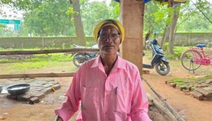 भूमिहीन परिवार के जीवन में आई खुशहाली, पक्का आवास और योजनाओं के आर्थिक संबल से बदली तस्वीर भूमिहीन परिवार के जीवन में आई खुशहाली, पक्का आवास और योजनाओं के आर्थिक संबल से बदली तस्वीर