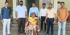   उप मुख्यमंत्री विजय शर्मा की पहल से दिव्यांग समझराम साहू को मिली बैटरी चलित मोटराइज्ड ट्रायसायकल