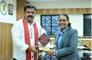  उप मुख्यमंत्री विजय शर्मा ने राष्ट्रपति भवन से आमंत्रण मिलने पर रेणुका गोस्वामी को दी बधाई
