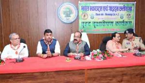  उप मुख्यमंत्री अरुण साव ने किया पौधारोपण, बोले हरियाली बढ़ेगी तो पर्यावरण भी स्वस्थ और सुंदर बनेगा