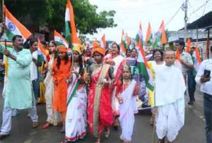 मंत्री लक्ष्मी राजवाड़े के नेतृत्व में सूरजपुर जिले में निकलीं भव्य तिरंगा यात्राएं