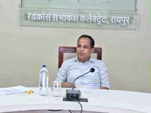 कलेक्टर ने ली तिल्दा राजस्व अनुविभाग की समीक्षा बैठक