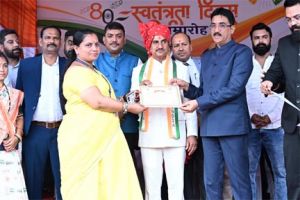 जनसंपर्क की सभी विधाओं में उत्कृष्ट कार्य के लिए सहायक जनसंपर्क अधिकारी रचना मिश्रा सम्मानित जनसंपर्क की सभी विधाओं में उत्कृष्ट कार्य के लिए सहायक जनसंपर्क अधिकारी रचना मिश्रा सम्मानित