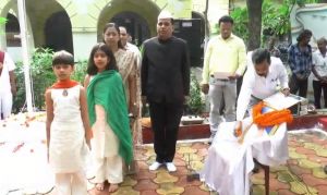 कलेक्टोरेट परिसर में ध्वजारोहण कर कलेक्टर ने दी स्वतंत्रता दिवस की बधाई