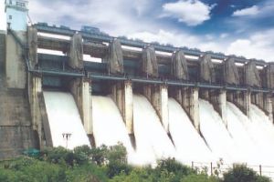 मिनीमाता बांगो बांध के 7 गेट से पानी छोड़ा जा रहा