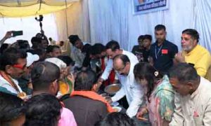  उप मुख्यमंत्री अरुण साव ने बाबाघाट धाम में किया रुद्राभिषेक