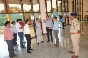 कलेक्टर ने एम्स में दीक्षांत समारोह की तैयारियों का लिया जायजा