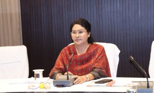 कलेक्टर ने समय-सीमा की बैठक में विभिन्न विभागों के कार्यों की प्रगति की विस्तृत समीक्षा की 