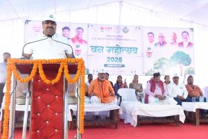 बोरसीभाठा में वन महोत्सव 2026 का भव्य आयोजन, 12 हेक्टेयर में रोपे गए 3,500 पौधे बोरसीभाठा में वन महोत्सव 2026 का भव्य आयोजन, 12 हेक्टेयर में रोपे गए 3,500 पौधे